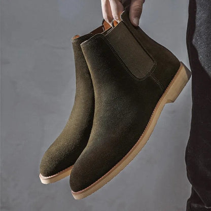 Herren-Chelsea-Boots aus Veloursleder mit elastischen Einsätzen, Anziehlasche und gepolsterter Innensohle in Grün