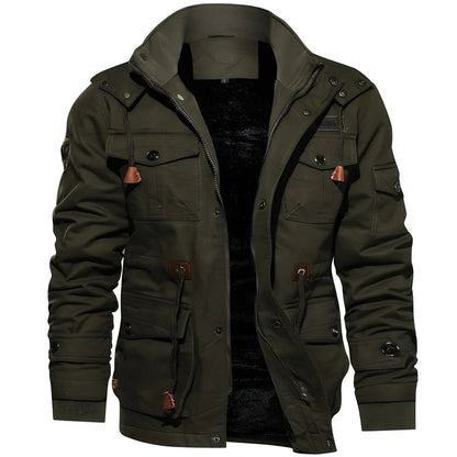 Herren-Feldjacke mit Plüschfutter, Pattentaschen, Ärmeltasche und Taillenzug in Grün