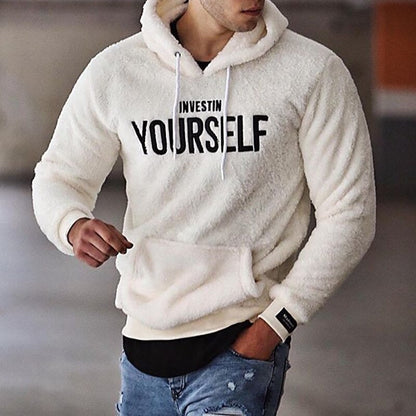 Herren Hoodie aus Teddy-Fleece mit Kängurutasche, Kordelzug und Schriftzug-Print in Weiß