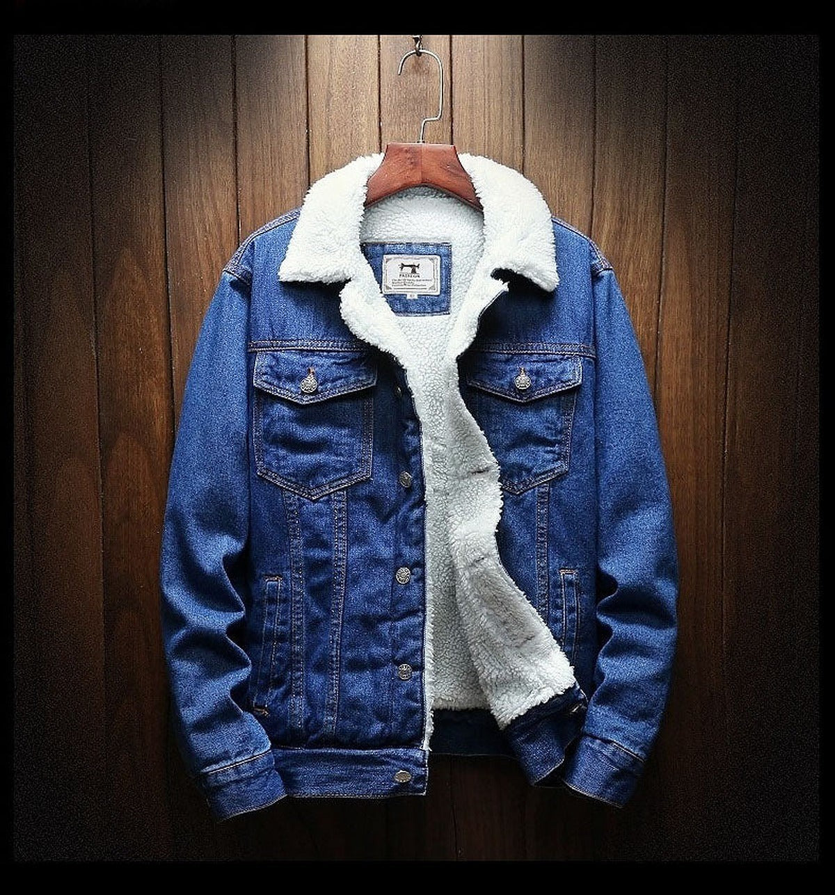 Herren-Jeansjacke mit Teddyfutter, Teddykragen und Brusttaschen im Trucker-Stil in Dunkelblau