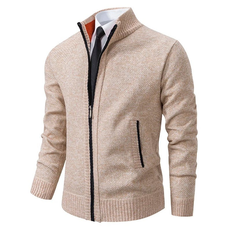 Herren-Strickjacke aus Merinowolle mit Stehkragen und durchgehendem Reißverschluss in Creme