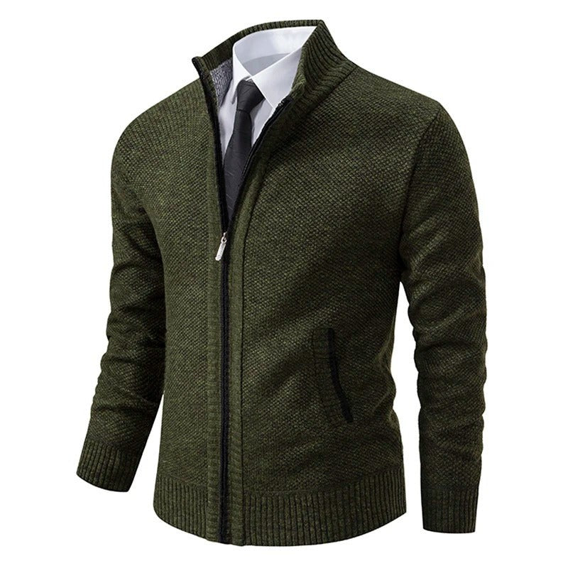 Herren-Strickjacke aus Merinowolle mit Stehkragen und durchgehendem Reißverschluss in Grün