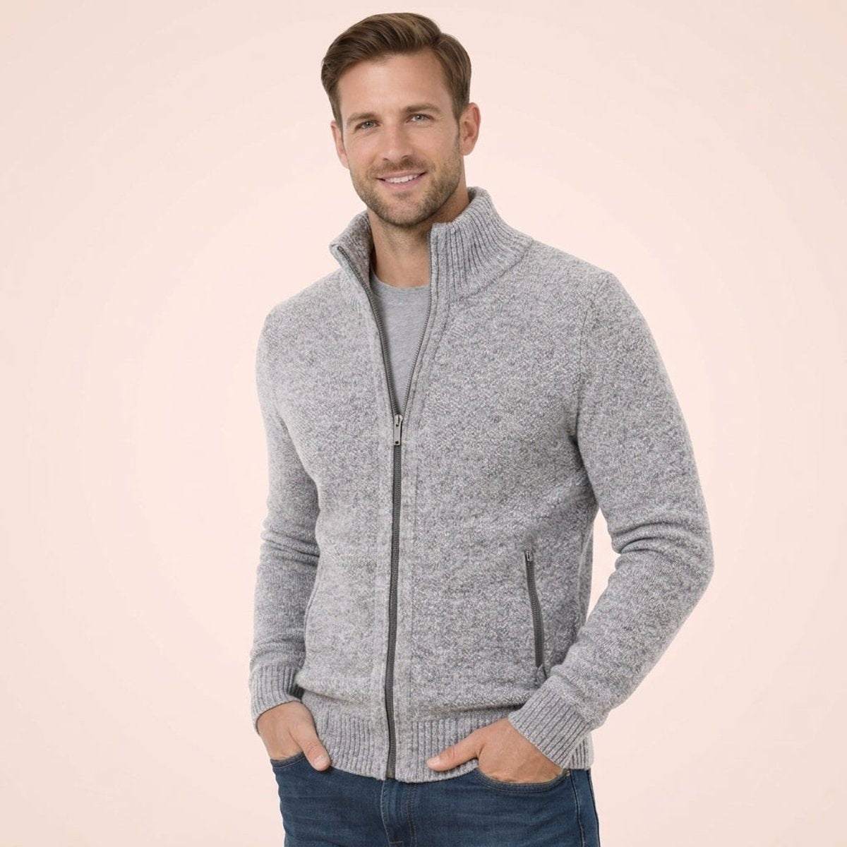 Herren-Strickjacke aus Merinowolle mit Stehkragen und durchgehendem Reißverschluss in Grau