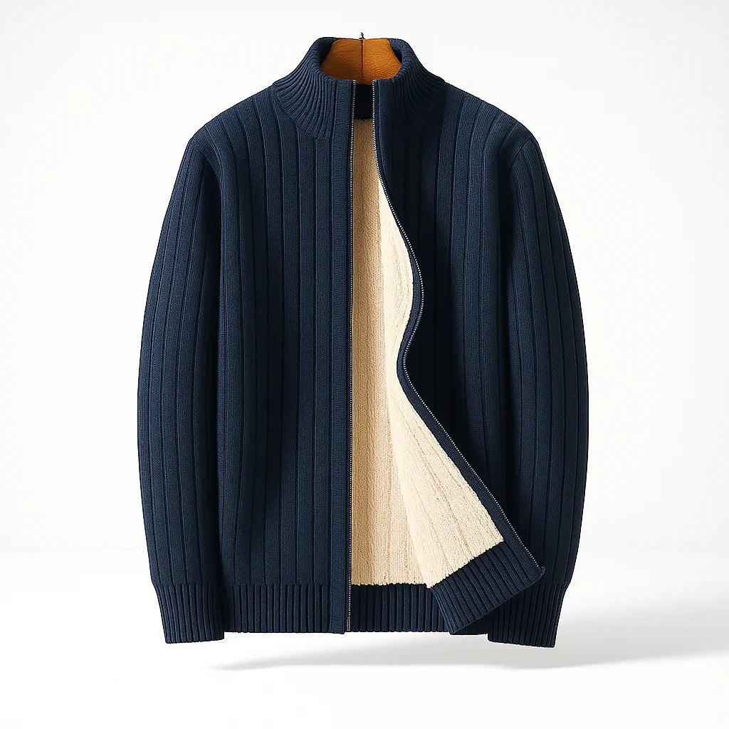 Herren-Strickjacke aus Rippstrick mit Fleecefutter, Stehkragen und Reißverschluss in Marineblau