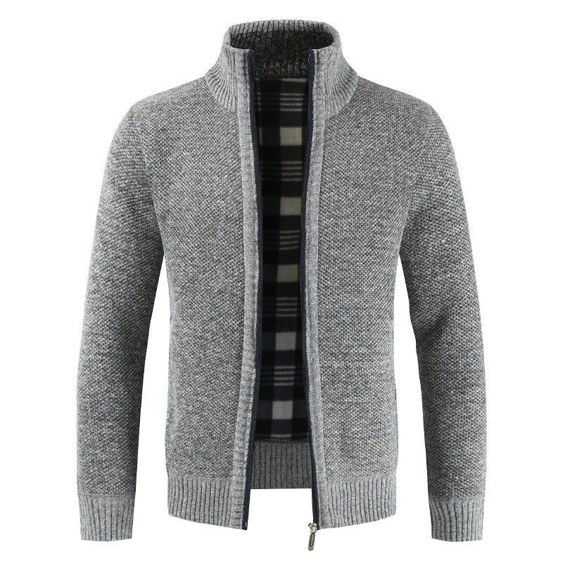 Herren-Strickjacke aus Wolle mit Stehkragen, Reißverschluss und warmem Karofutter in Grau