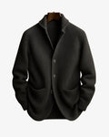 Herren-Strickjacke in Rippstrick mit Reverskragen, Knopfleiste und aufgesetzten Taschen