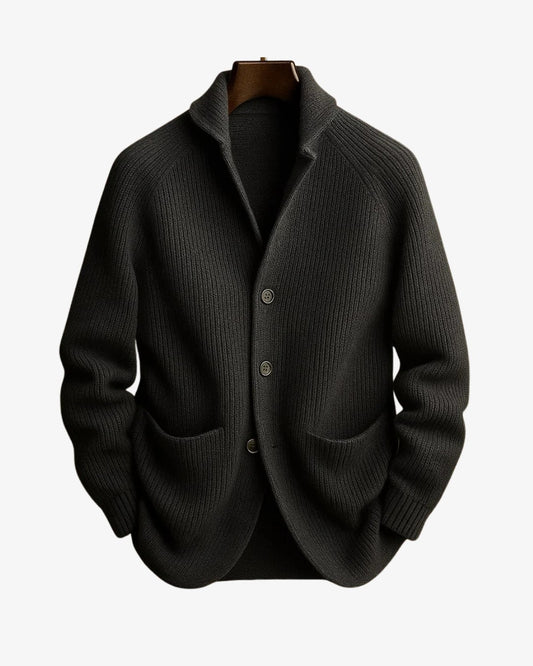 Herren-Strickjacke in Rippstrick mit Reverskragen, Knopfleiste und aufgesetzten Taschen in Grau