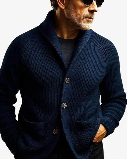 Herren-Strickjacke in Rippstrick mit Reverskragen, Knopfleiste und aufgesetzten Taschen, Ansicht 10