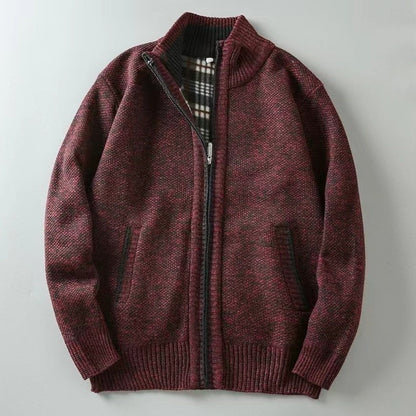 Herren-Strickjacke mit Stehkragen, durchgehendem Reißverschluss und kariertem Futter in Dunkelrot