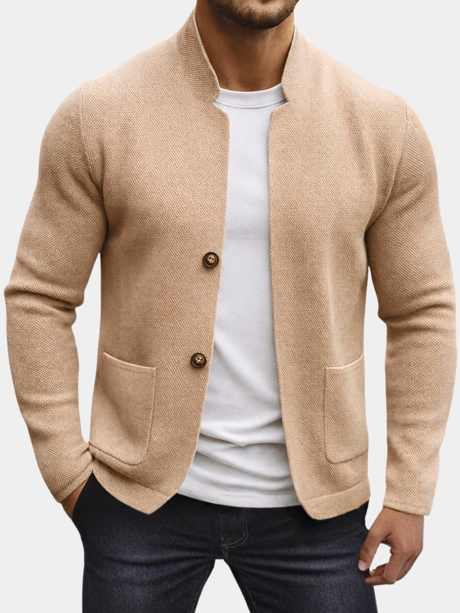 Herren-Strukturstrickjacke mit Stehkragen, Knopfleiste und aufgesetzten Taschen, Ansicht 4