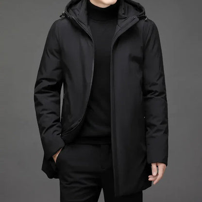 Herren-Winterjacke mit Kapuze, warmem Futter und wasserabweisender Außenschicht in Schwarz
