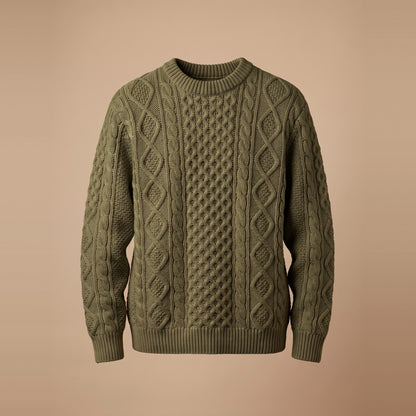 Herren-Zopfstrickpullover aus Lammwolle in Oliv, Vorderansicht