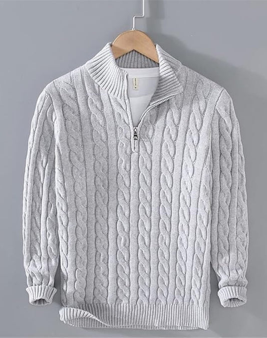 Herren-Zopfstrickpullover mit Troyerkragen und kurzem Reißverschluss in Grau
