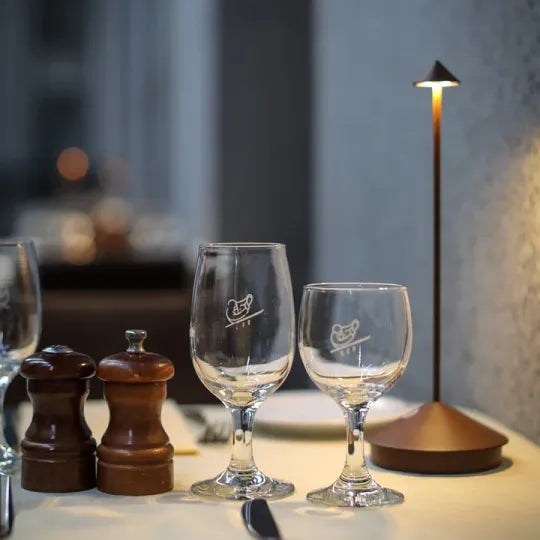 Kabellose LED-Tischlampe aus Aluminium, dimmbar und wiederaufladbar per USB für drinnen und draußen, Ansicht 3