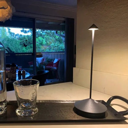 Kabellose LED-Tischlampe aus Aluminium, dimmbar und wiederaufladbar per USB für drinnen und draußen, Ansicht 9