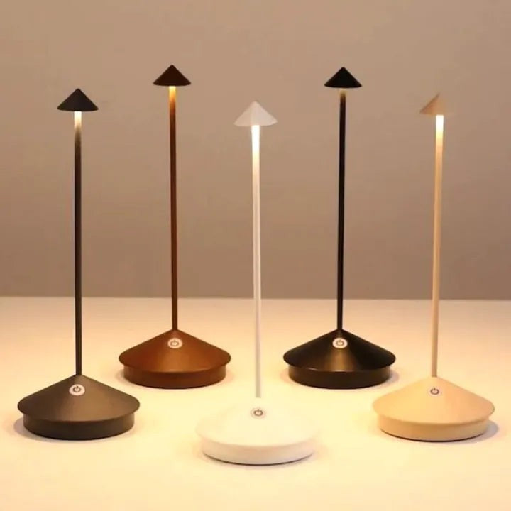 Kabellose LED-Tischlampe aus Aluminium, dimmbar und wiederaufladbar per USB für drinnen und draußen in Weiß