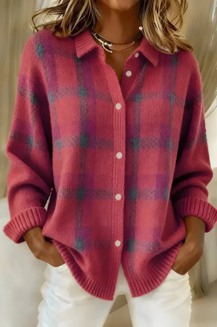 Karierte Damen-Strickjacke mit Hemdkragen, Knopfleiste und Rippbündchen für den Herbst in Pink