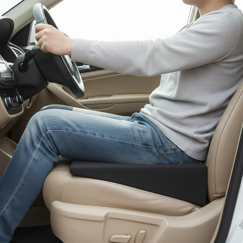 Keilförmiges Sitzkissen aus Memory-Foam für Autositze mit Ausgleich der Sitzneigung, Ansicht 3