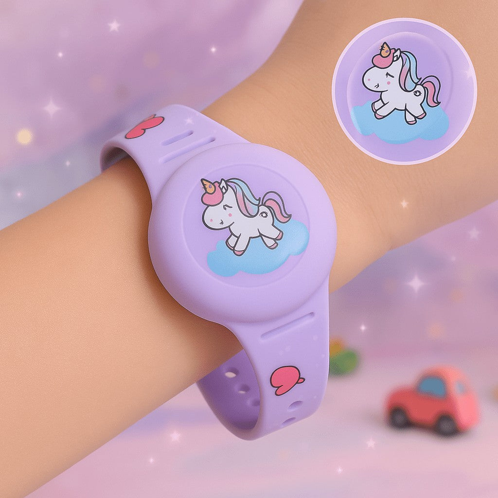 Kinderarmband mit rundem Tracker-Gehäuse, fröhlichem Motiv und verstellbarem Riemen in Lila