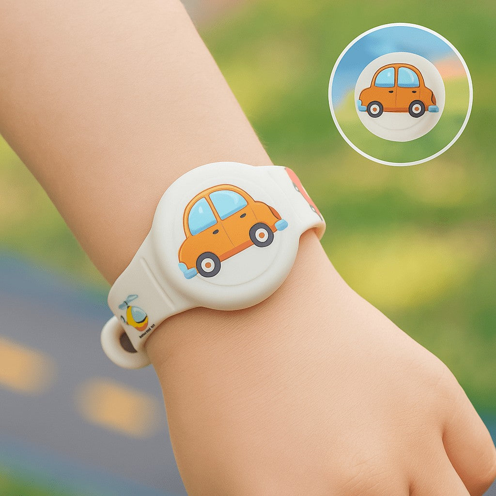 Kinderarmband mit rundem Tracker-Gehäuse, fröhlichem Motiv und verstellbarem Riemen in Beige