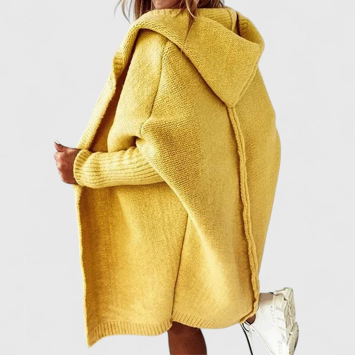 Knielange Oversized Damen-Strickjacke mit großer Kapuze und offener Front in Gelb