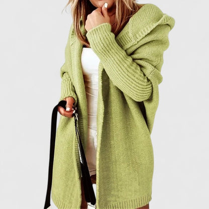 Knielange Oversized Damen-Strickjacke mit großer Kapuze und offener Front in Grün