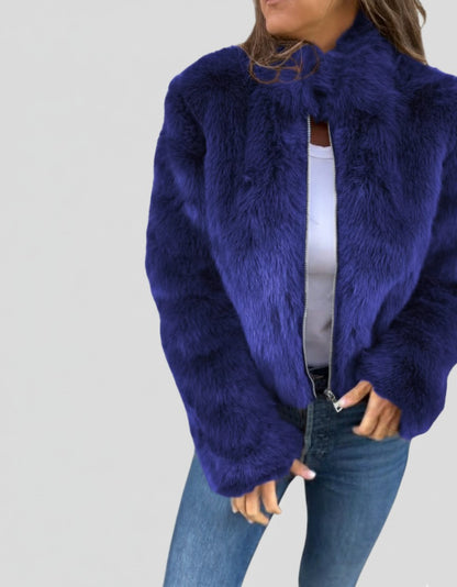 Kurze Damen-Jacke aus Kunstfell mit Stehkragen, leichtem Futter und Reißverschluss in Blau