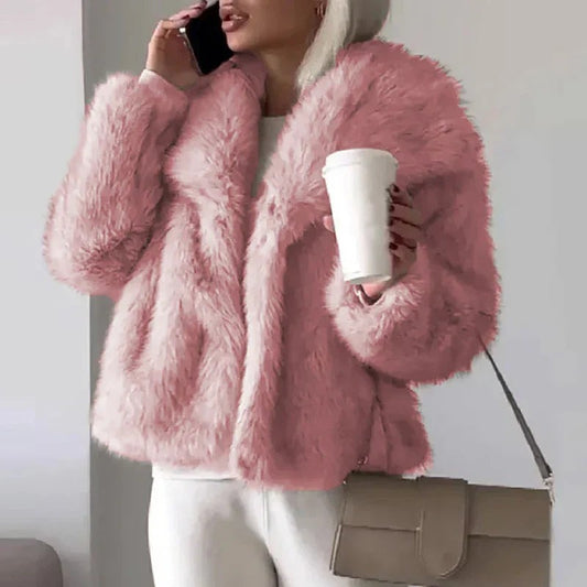 Kurze Damen-Kunstfelljacke mit Reverskragen und offener Front für den Winter in Rosa