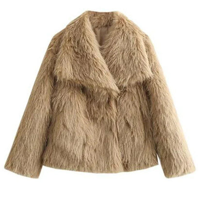 Kurze Damen-Kunstfelljacke mit Reverskragen und offener Front für den Winter in Beige