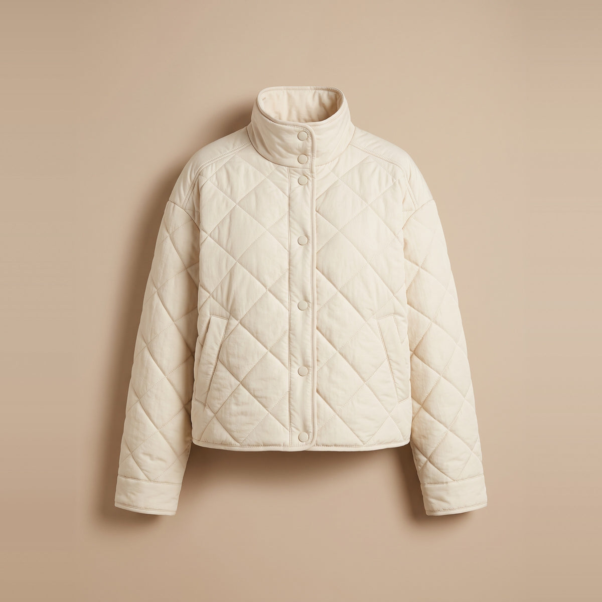 Kurze Damen-Steppjacke mit Stehkragen in Creme, Vorderansicht