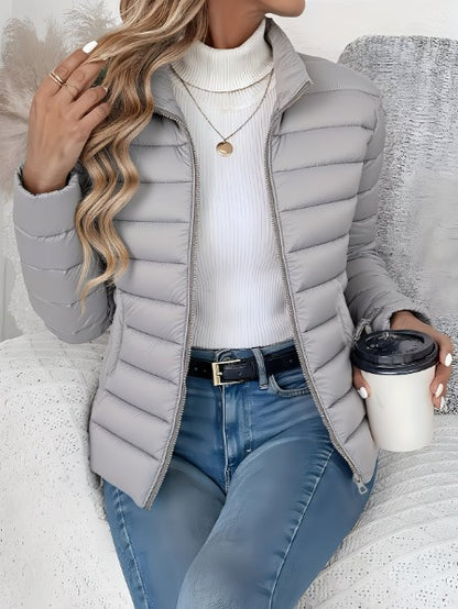 Kurze Damen-Steppjacke mit Stehkragen und Reißverschlusstaschen in Slim Fit in Grau