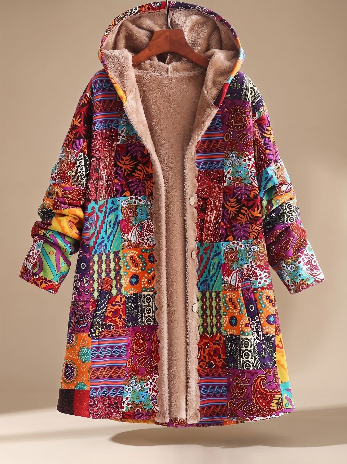 Lange Damen-Jacke im Patchwork-Design mit Fleecefutter, Kapuze und Knopfleiste in Ingwerbraun