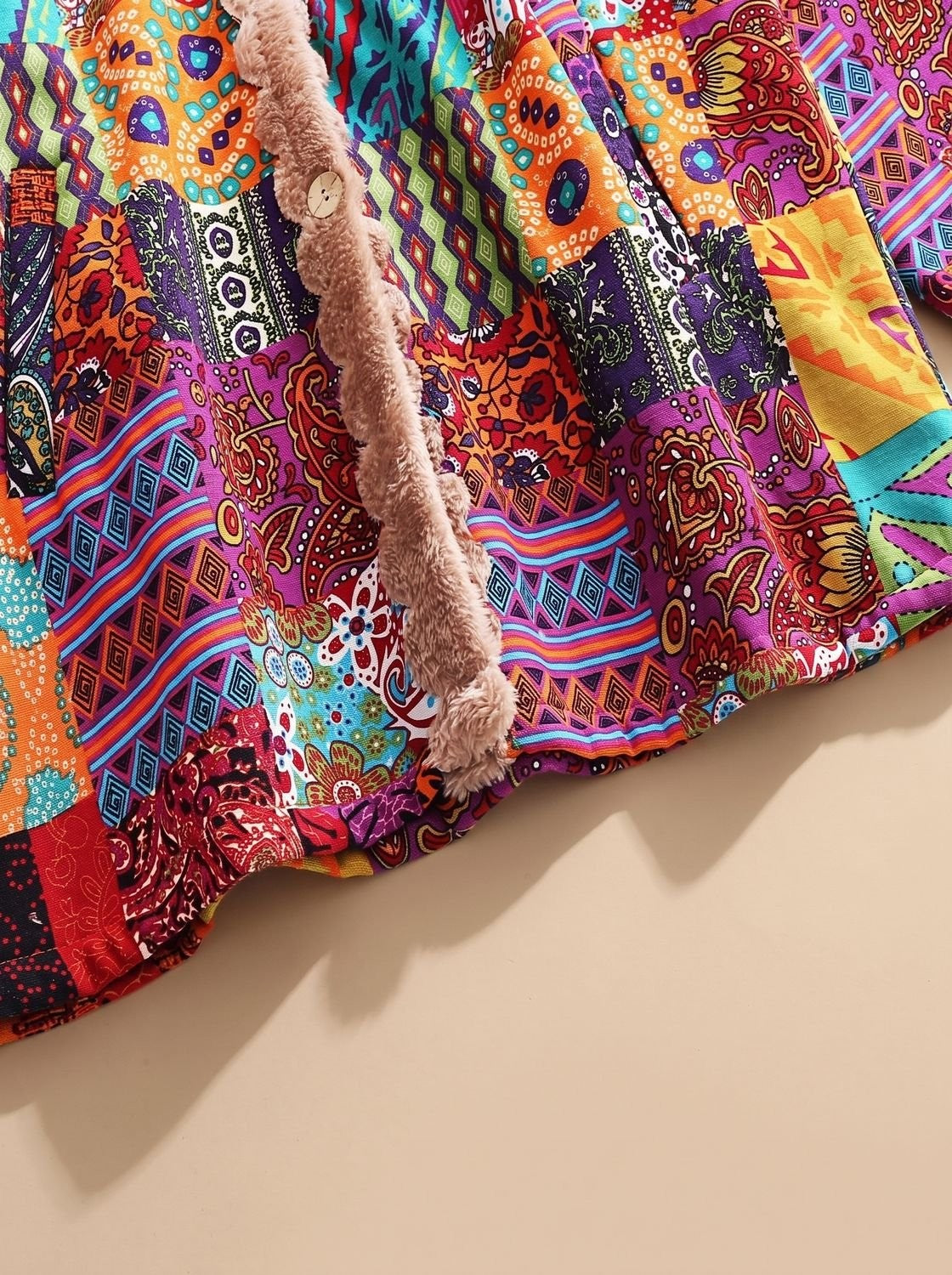 Lange Damen-Jacke im Patchwork-Design mit Fleecefutter, Kapuze und Knopfleiste, Ansicht 9