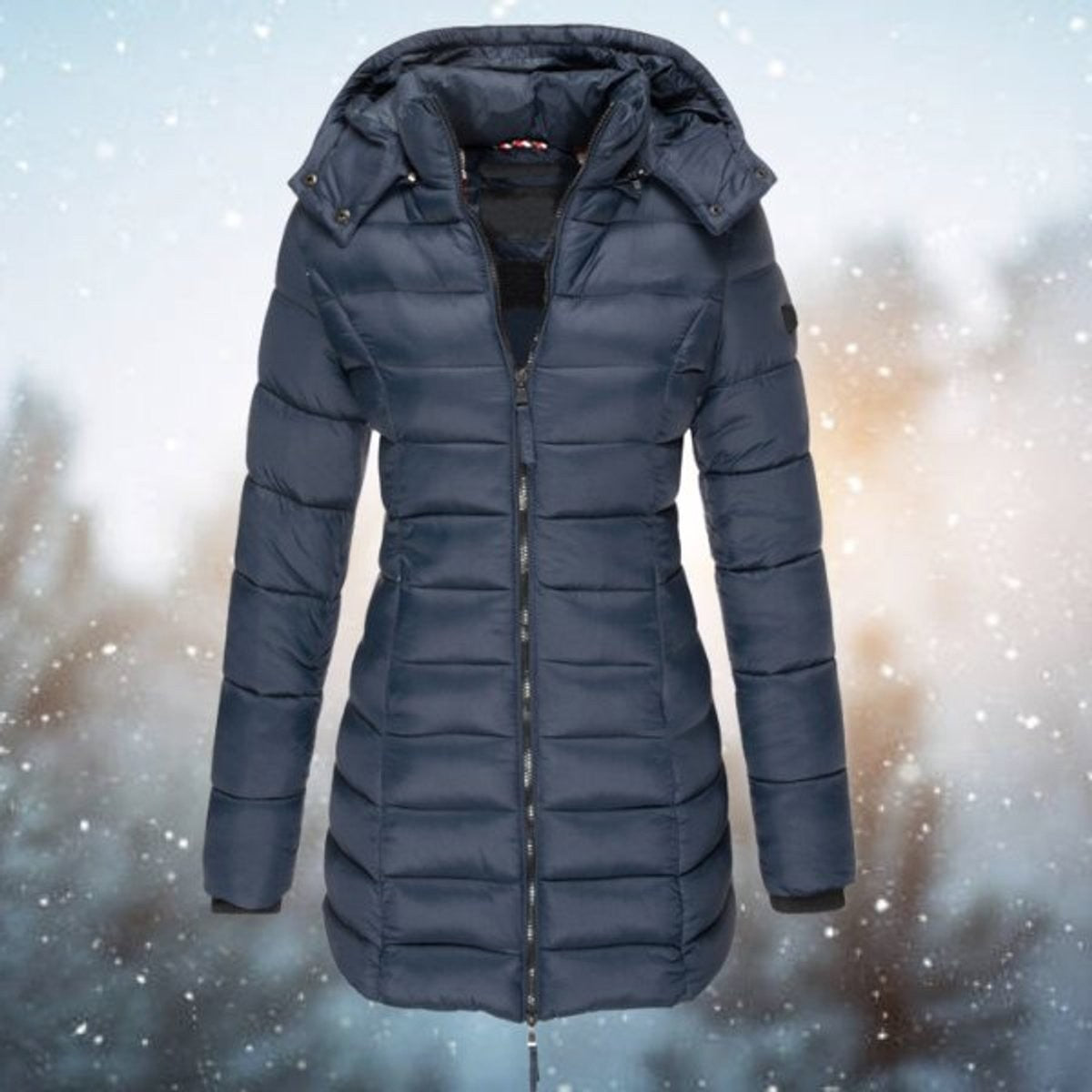 Lange Damen-Steppjacke mit Kapuze und Kammersteppung für kalte Wintertage in Navyblau