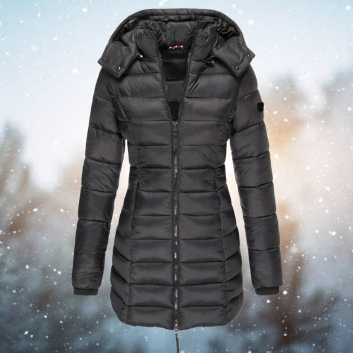Lange Damen-Steppjacke mit Kapuze und Kammersteppung für kalte Wintertage in Schwarz