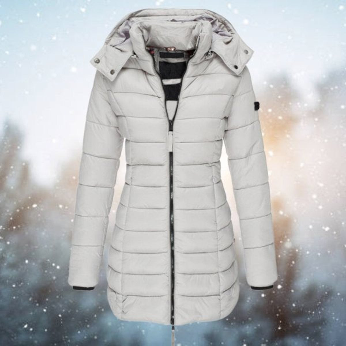 Lange Damen-Steppjacke mit Kapuze und Kammersteppung für kalte Wintertage in Grau