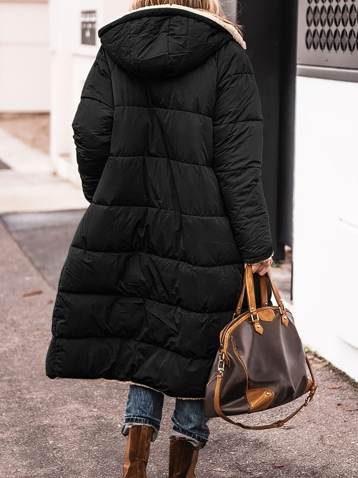 Lange Damen-Steppjacke mit Teddyfutter, Kapuze und tiefen Taschen für den Winter, Ansicht 11