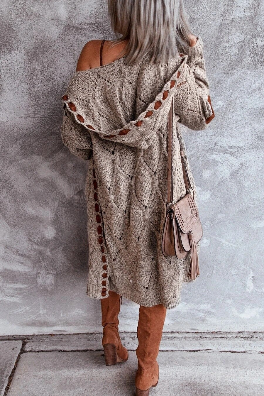 Lange Damen-Strickjacke aus Grobstrick mit Kapuze und Ellenbogen-Patches, Ansicht 8