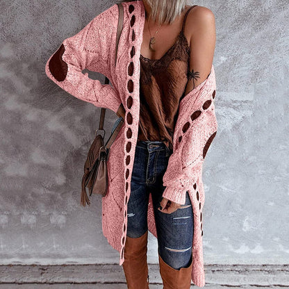 Lange Damen-Strickjacke aus Grobstrick mit Kapuze und Ellenbogen-Patches in Rosa