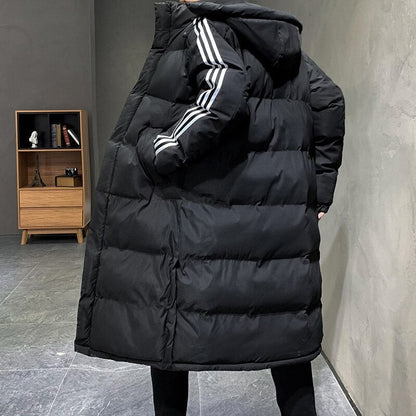Lange Herren-Steppjacke mit fester Kapuze, Kontraststreifen und Vordertaschen für den Winter, Ansicht 3