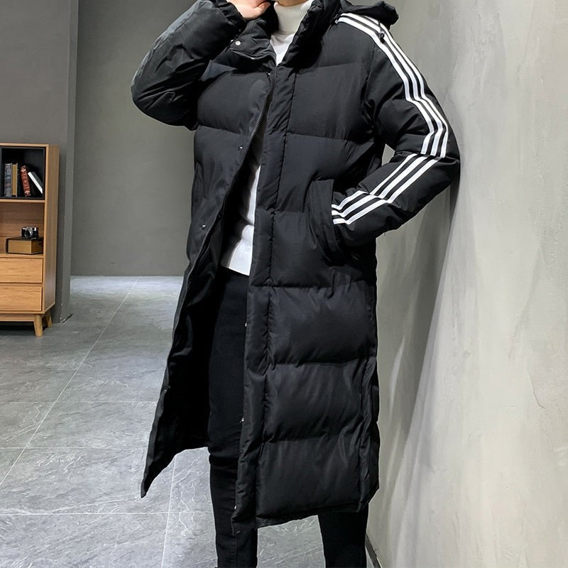 Lange Herren-Steppjacke mit fester Kapuze, Kontraststreifen und Vordertaschen für den Winter, Ansicht 4