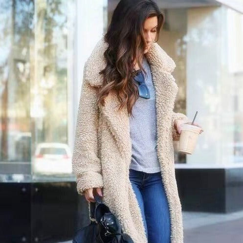 Langer Damen-Teddymantel mit Reverskragen für Herbst und Winter in Aprikose