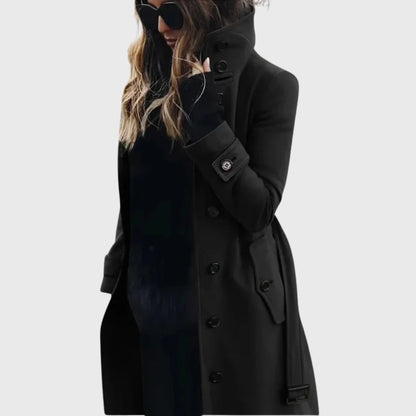 Langer Damen-Trenchcoat mit hohem Stehkragen, Knopfleiste, Ärmelriegeln und Gürtel in Schwarz
