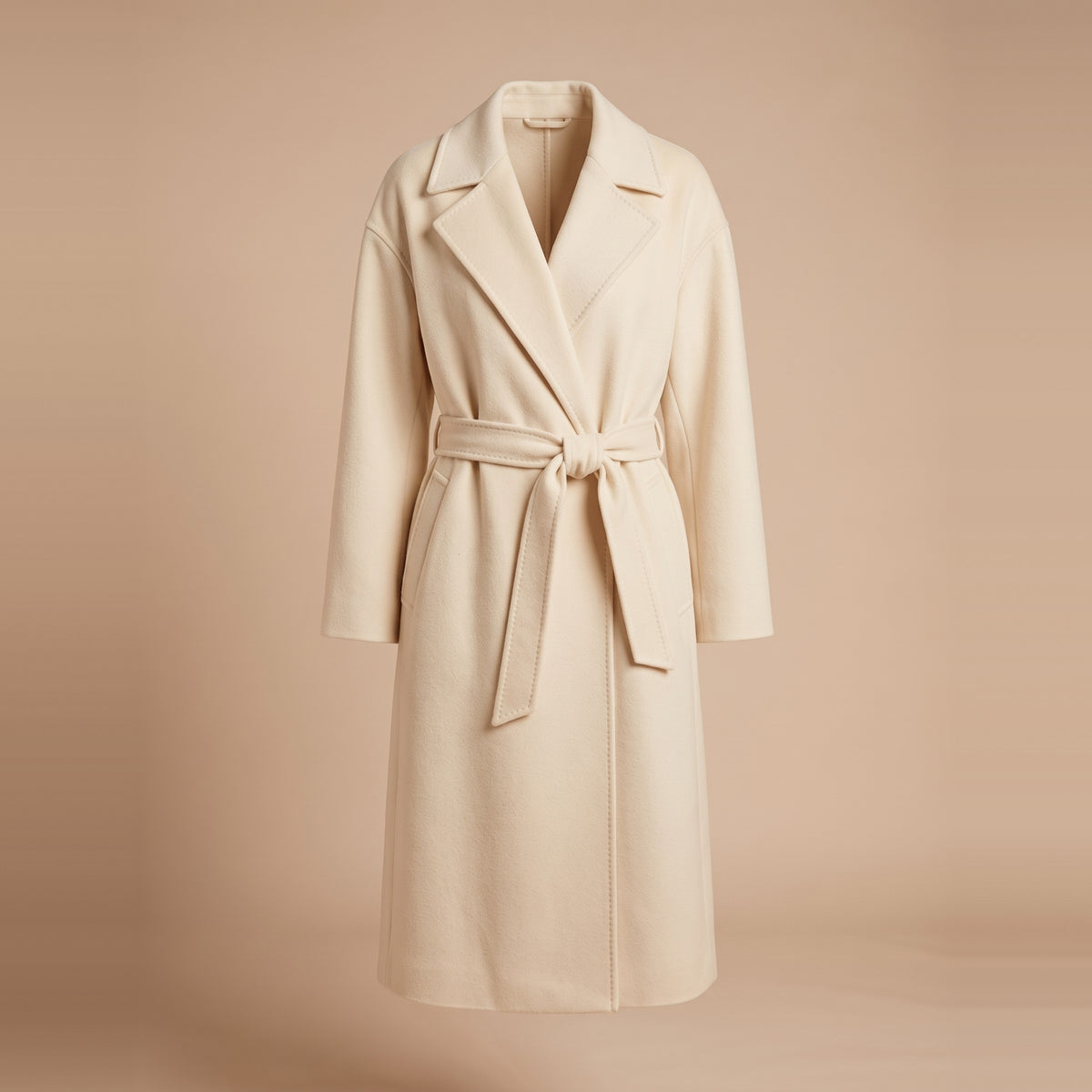 Langer Damen-Wickelmantel aus Wollmischung in Creme, Vorderansicht