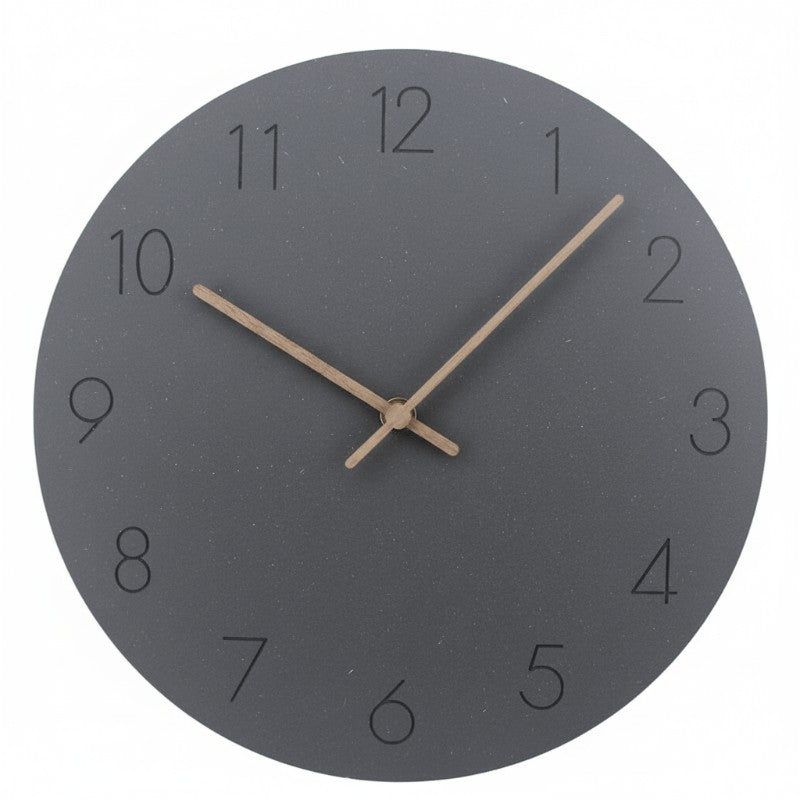 Lautlose Wanduhr aus MDF mit Zeigern aus Walnussholz im skandinavischen Design in Schwarz