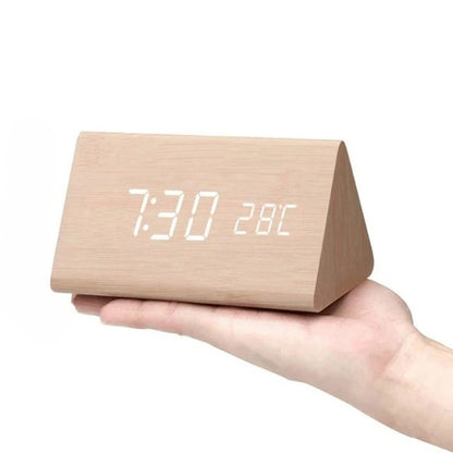 LED-Wecker aus Holz mit Geräuschsteuerung, dimmbarer Anzeige und USB-Anschluss in Holz hell, Dreieck