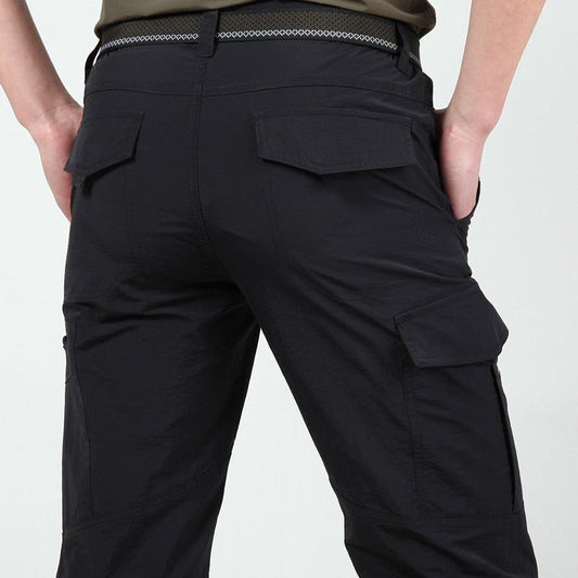 Leichte Cargohose für Herren aus atmungsaktivem Gewebe mit Pattentaschen, schnell trocknend und wasserabweisend in Schwarz