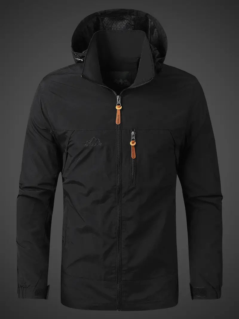 Leichte Herren-Outdoorjacke mit Kapuze, Stehkragen und Brusttasche für Wind und leichten Regen in Schwarz