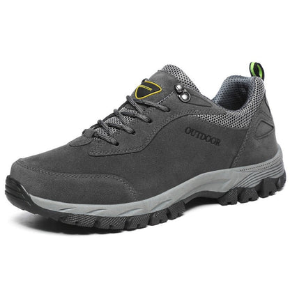 Leichte Wanderschuhe für Herren mit rutschfester Profilsohle und wasserabweisendem Obermaterial in Grau
