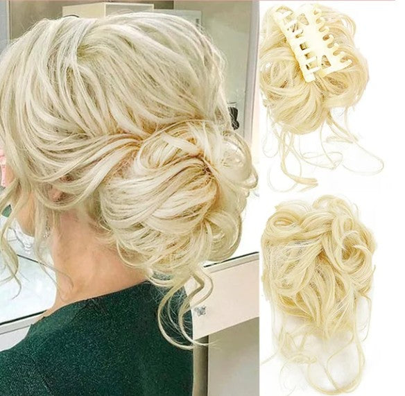 Lockiges Dutt-Haarteil mit Haarklammer für schnelle Hochsteckfrisuren in Blond